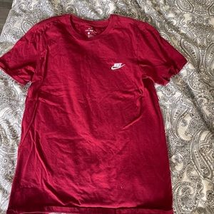 NIKE red logo tee